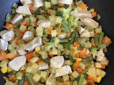 Kaimiški daržovės su kalakutiena Žingsnis 3