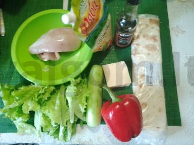 Namų šašlykas su daržovėmis, vištiena ir salotomis Žingsnis 1