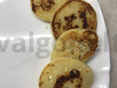 Varškėčiai iš grūdėtos varškės pagrindine nuotrauka