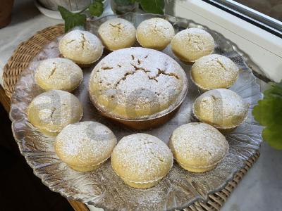 Apelsinų keksiukai prie arbatos pagrindine nuotrauka