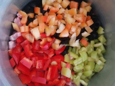 Salotos su alyvuogėmis, pupelėmis ir kumpiu Žingsnis 3