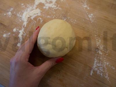 Kibinai su kiaušiniu ir svogūnais užkandžiui Žingsnis 4