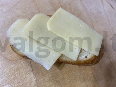 Brusketa su kriauše, sūriu ir medumi Žingsnis 2