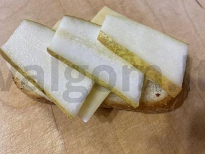 Brusketa su kriauše, sūriu ir medumi Žingsnis 3