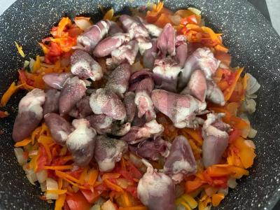 Bulguras su vištienos širdelėmis Žingsnis 5