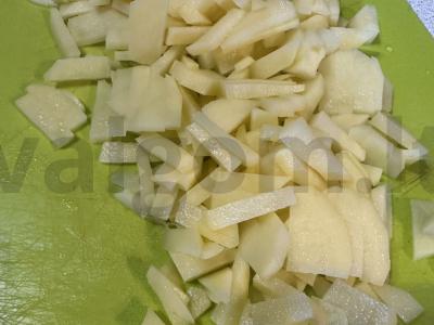 Patiekalas iš bulvių su grybais ir žolelėmis keptuvėje Žingsnis 1