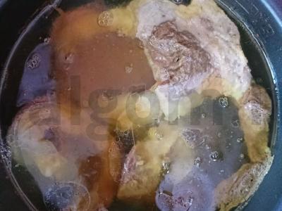 Klasikinis raugintų agurkų sriuba Žingsnis 1