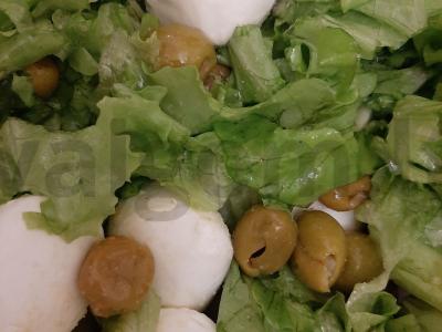 Vitaminų salotas su vynuogių sėklų aliejumi pagrindine nuotrauka