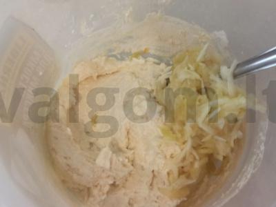 Sūrio blynai su obuoliu Žingsnis 2