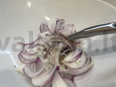 Salotas su mocarela ir rožiniais pomidorais Žingsnis 1