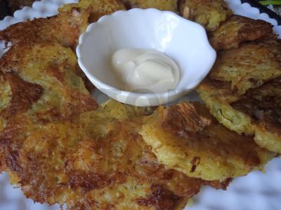 Bulvių blynai su voveraitėmis pagrindine nuotrauka