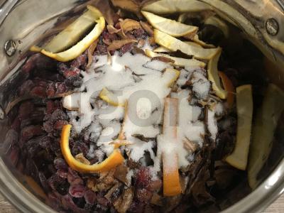 Atvėsinantis prieskonių kompotas Žingsnis 2