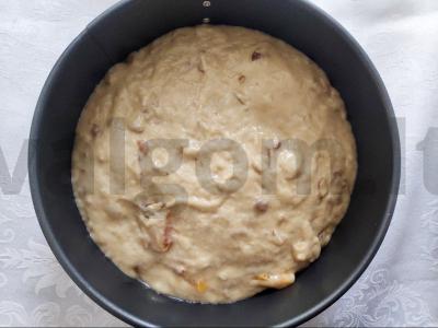 Kvapnus pyragas su džiovintomis abrikosais ir migdolais orkaitėje Žingsnis 3