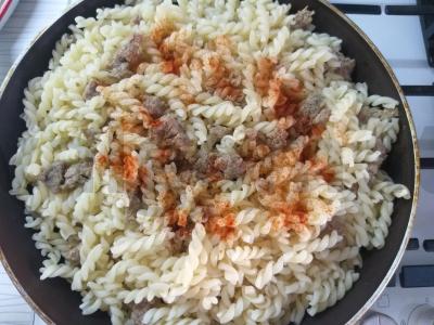 Makaronai su faršu ir paprika Žingsnis 3