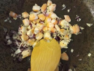 Pasta su krevetėmis ir riešutais Žingsnis 2