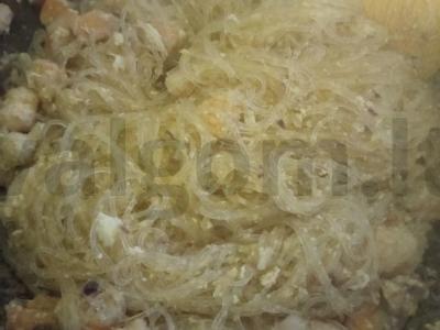 Pasta su krevetėmis ir riešutais pagrindine nuotrauka