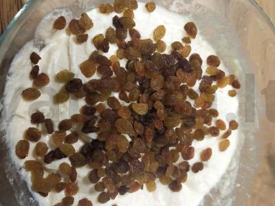 Varškės ir manų kruopų apkepas su razinomis Žingsnis 2