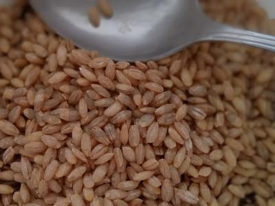 Kasha iš polbos ir perlinių kruopų su sėlenomis Žingsnis 2