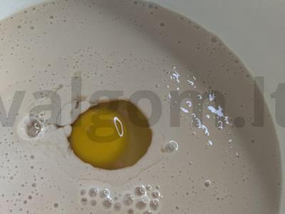 Riešutai su varške, razinom ir migdolų sirupu Žingsnis 2