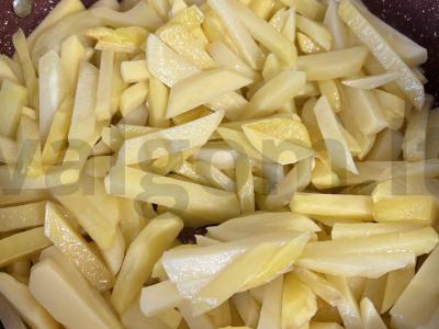 Bulvės su grybais iš konservų Žingsnis 2