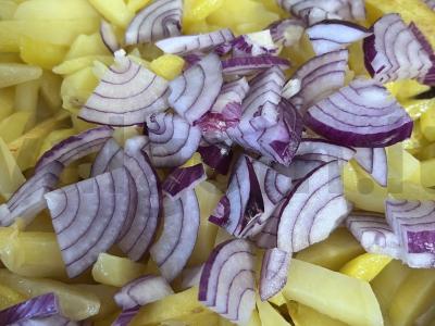 Bulvės su grybais iš konservų Žingsnis 3