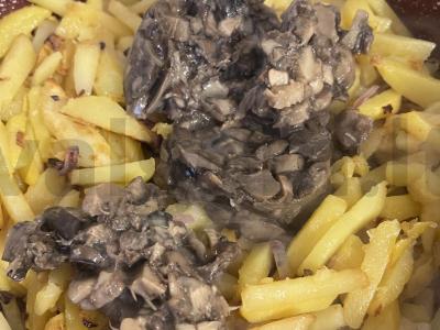 Bulvės su grybais iš konservų Žingsnis 4