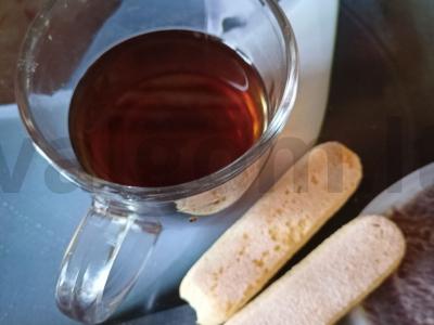 Juodasis arbata su prieskoniais pagrindine nuotrauka