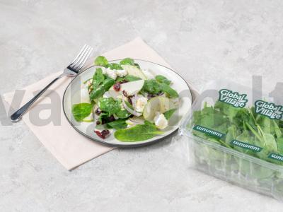 Salotos su špinatais, sūriu ir obuoliais pagrindine nuotrauka