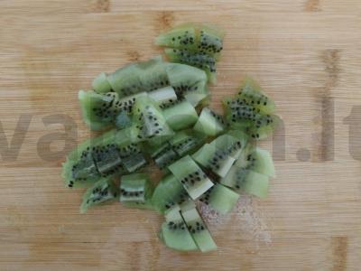 Biskvitinis tortas su tropiniais vaisiais Žingsnis 7