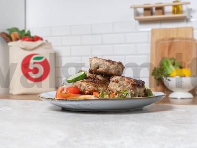 Kotletai su daržovėmis pagrindine nuotrauka