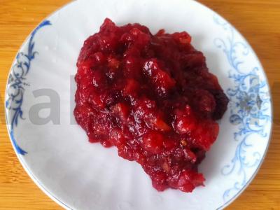 Žaliųjų obuolių ir gervuogių uogienė pagrindine nuotrauka