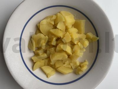 Šiltas salotas su bulvėmis ir pomidorais Žingsnis 1