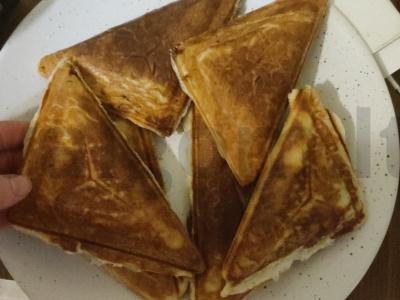 Sluoksniuotos tešlos vokeliai su kumpiu, mocarela ir grybais Žingsnis 3