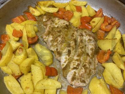 Indėnų krūtinėlė su bulvėmis orkaitėje pagrindine nuotrauka