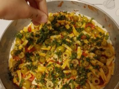 Pica „Kristalina“ su dešra ir alyvuogėmis Žingsnis 6