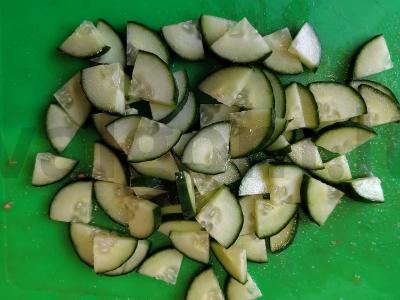 Šviežias salotas su konservuota upėtakiu Žingsnis 2