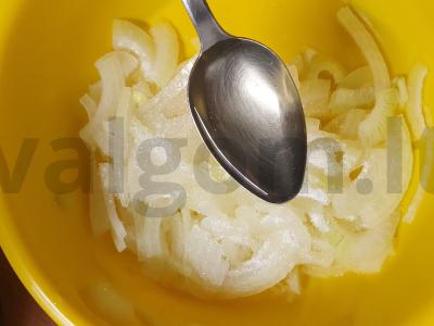 Salotas „Parašiutas“ su dešra ir kopūstais Žingsnis 1