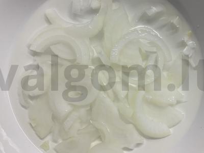 Silkės, bulvių ir kiaušinių salotas Žingsnis 1