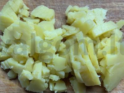 Silkės, bulvių ir kiaušinių salotas Žingsnis 2