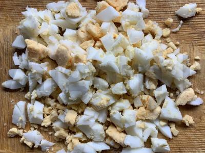 Silkės, bulvių ir kiaušinių salotas Žingsnis 3