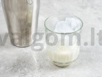 Kokteilis „Pina Colada“ su kokosų pienu Žingsnis 2