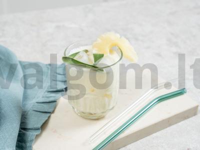 Kokteilis „Pina Colada“ su kokosų pienu pagrindine nuotrauka