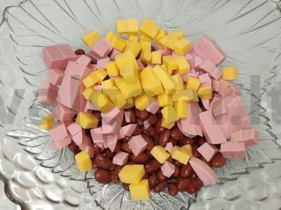 Aštrus salotas su raudonaisiais pupelėmis, kumpiu ir sausainiais Žingsnis 3