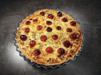 Atviras pyragas kišas su vištiena ir grybais pagrindine nuotrauka