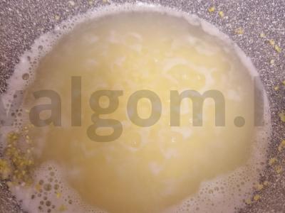 Kukurūzų košė vandenyje ir piene su sviestu Žingsnis 1