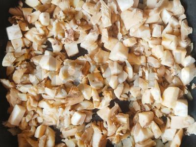 Keptos vištienos ir grybų troškinys keptuvėje Žingsnis 3