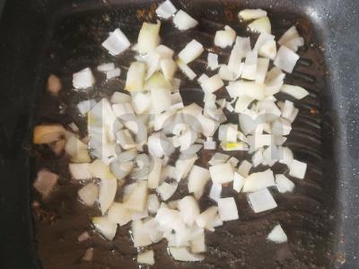 Keptos vištienos ir grybų troškinys keptuvėje Žingsnis 4