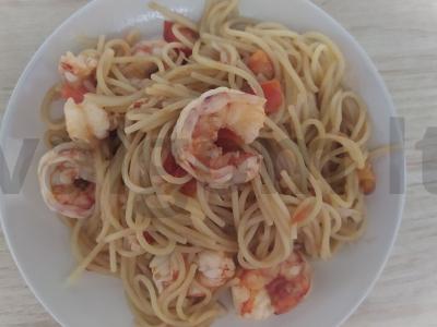 Makaronai su langustiniais ir česnaku pagrindine nuotrauka