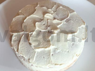 Biskvitinis tortas su kriaušių sluoksniu Žingsnis 11