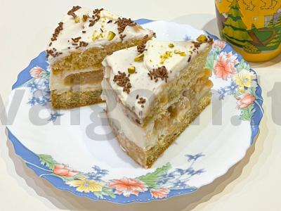 Biskvitinis tortas su kriaušių sluoksniu pagrindine nuotrauka